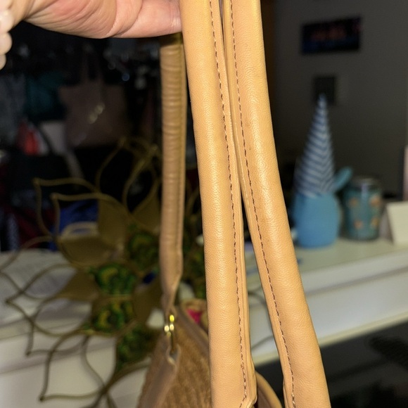 BETSEY JOHNSON FLORAL STRAW TOTE - Picture 15 of 16